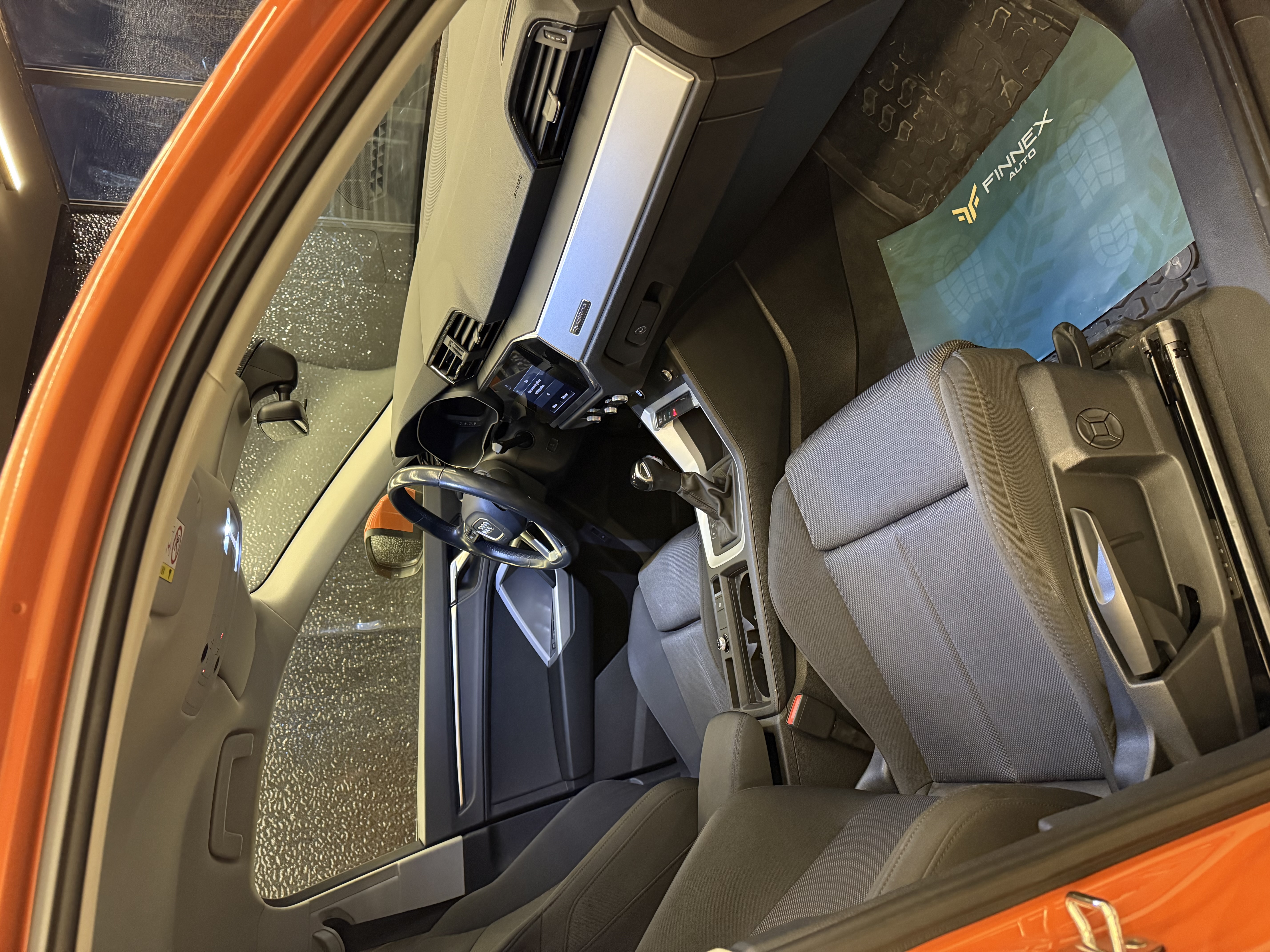 Audi Q3 sportback VIN: //