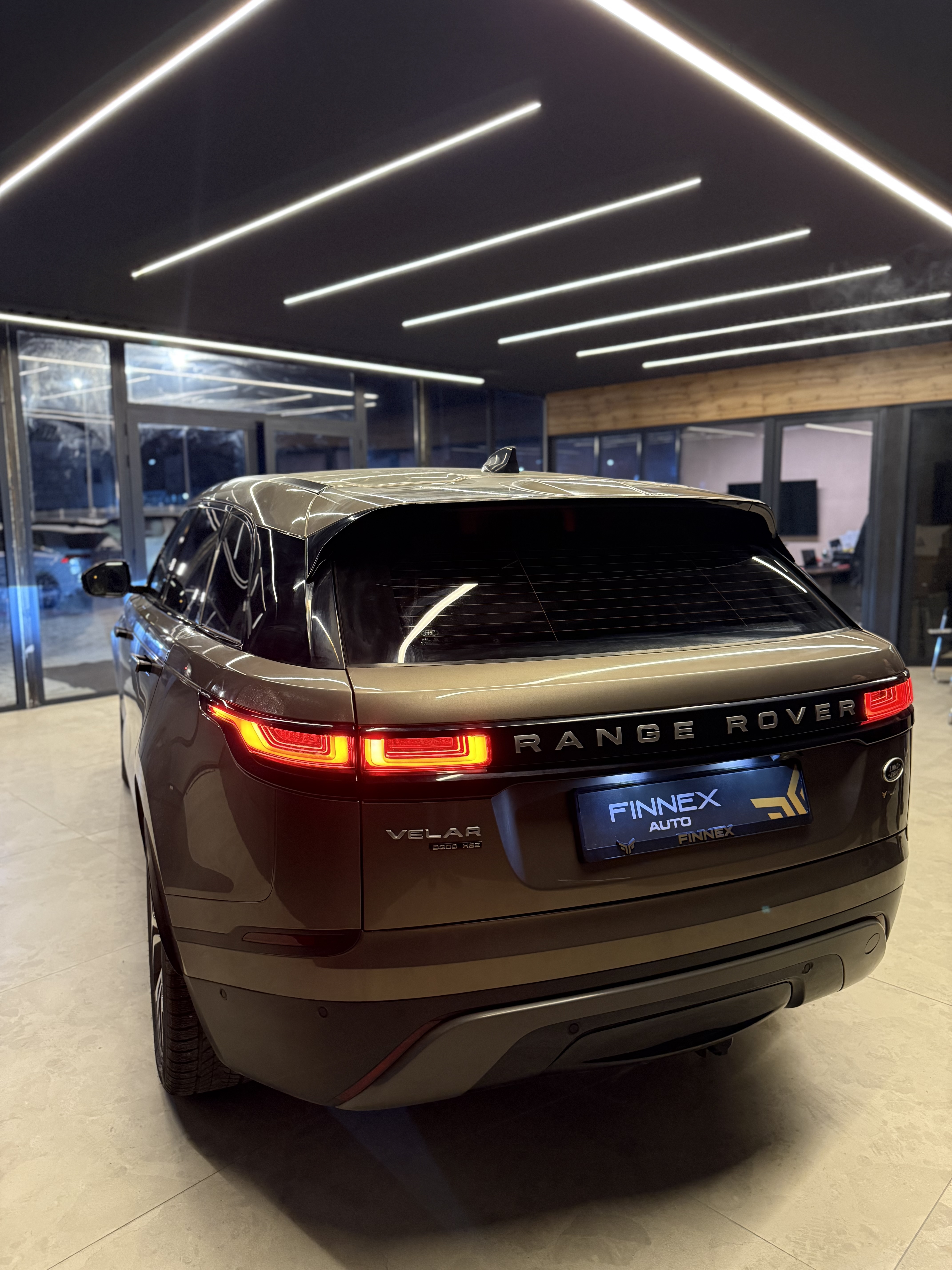 Range Rover Velar D300 VIN: 11111134333