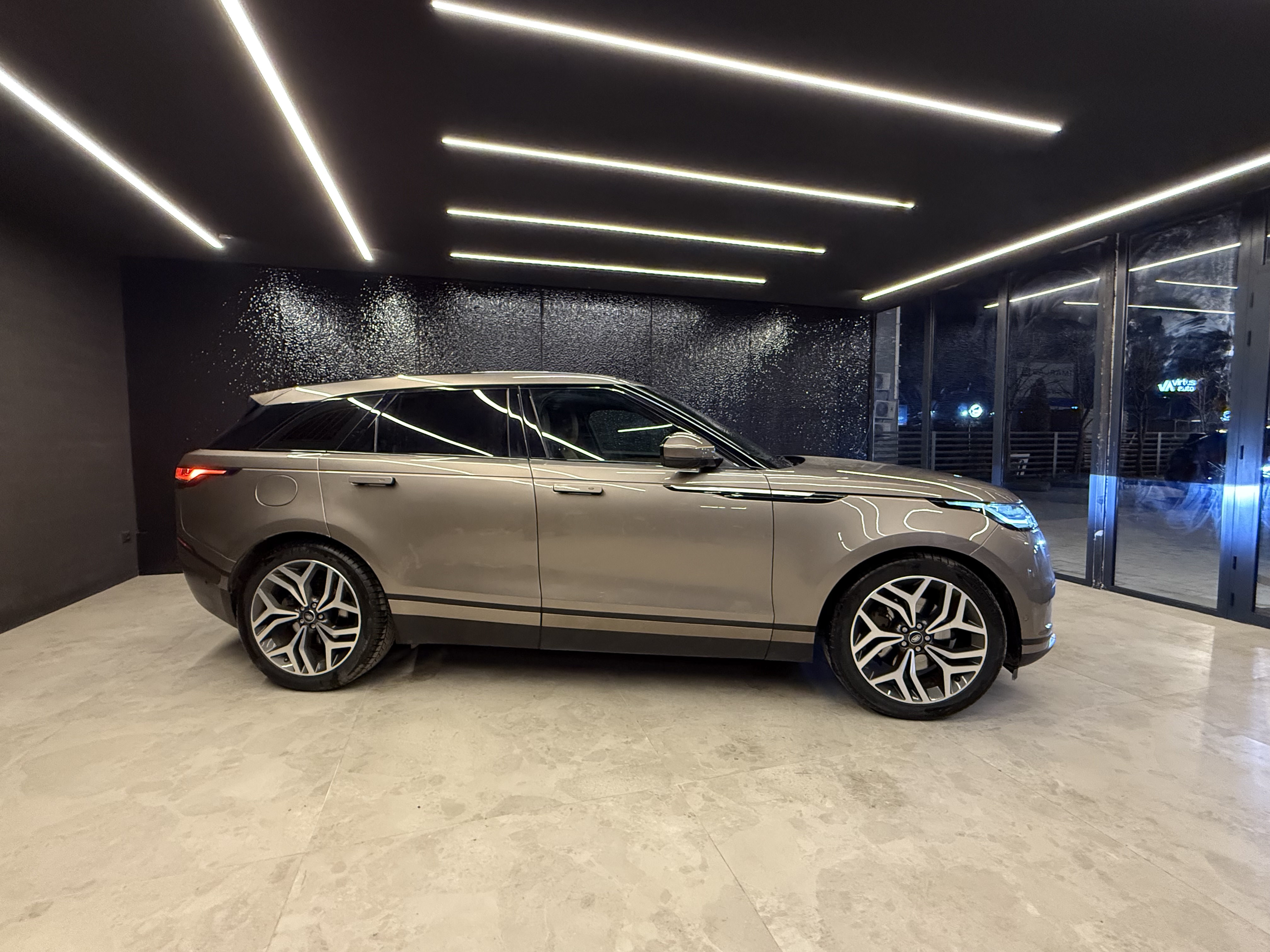 Range Rover Velar D300 VIN: 11111134333