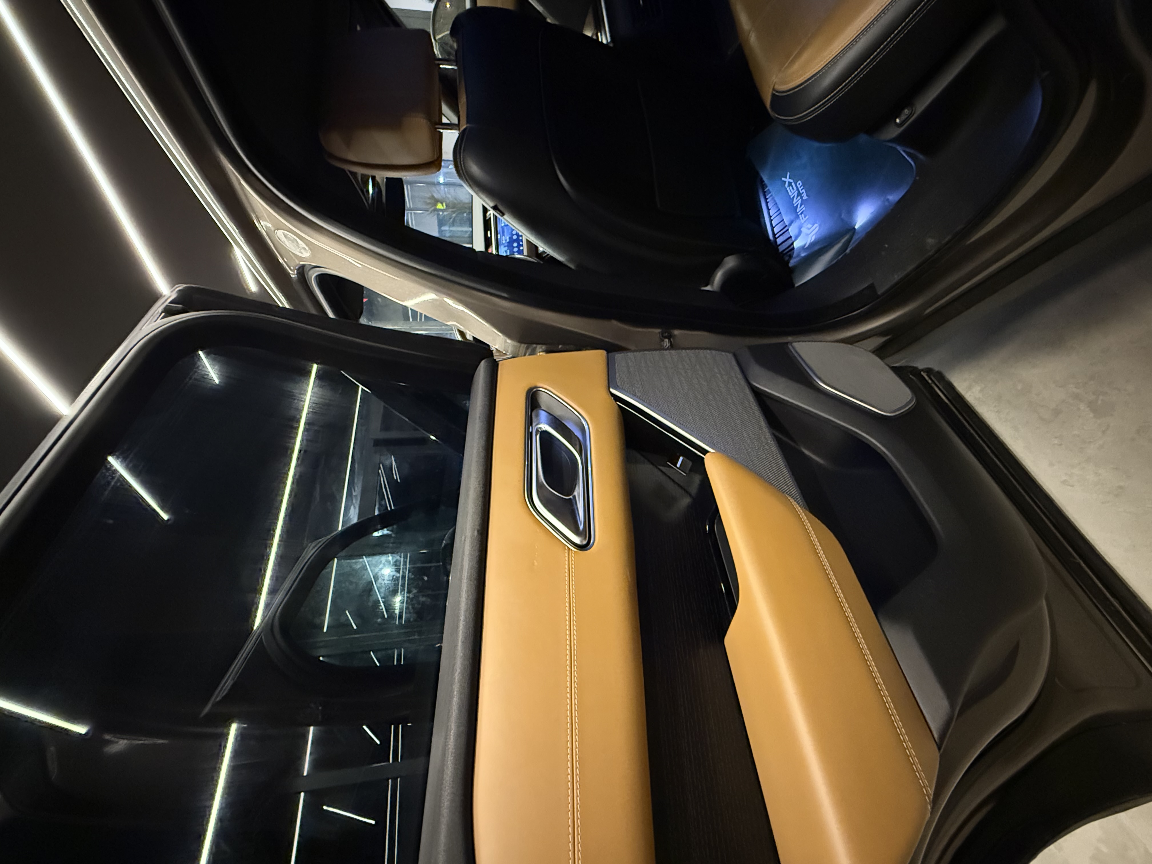 Range Rover Velar D300 VIN: 11111134333