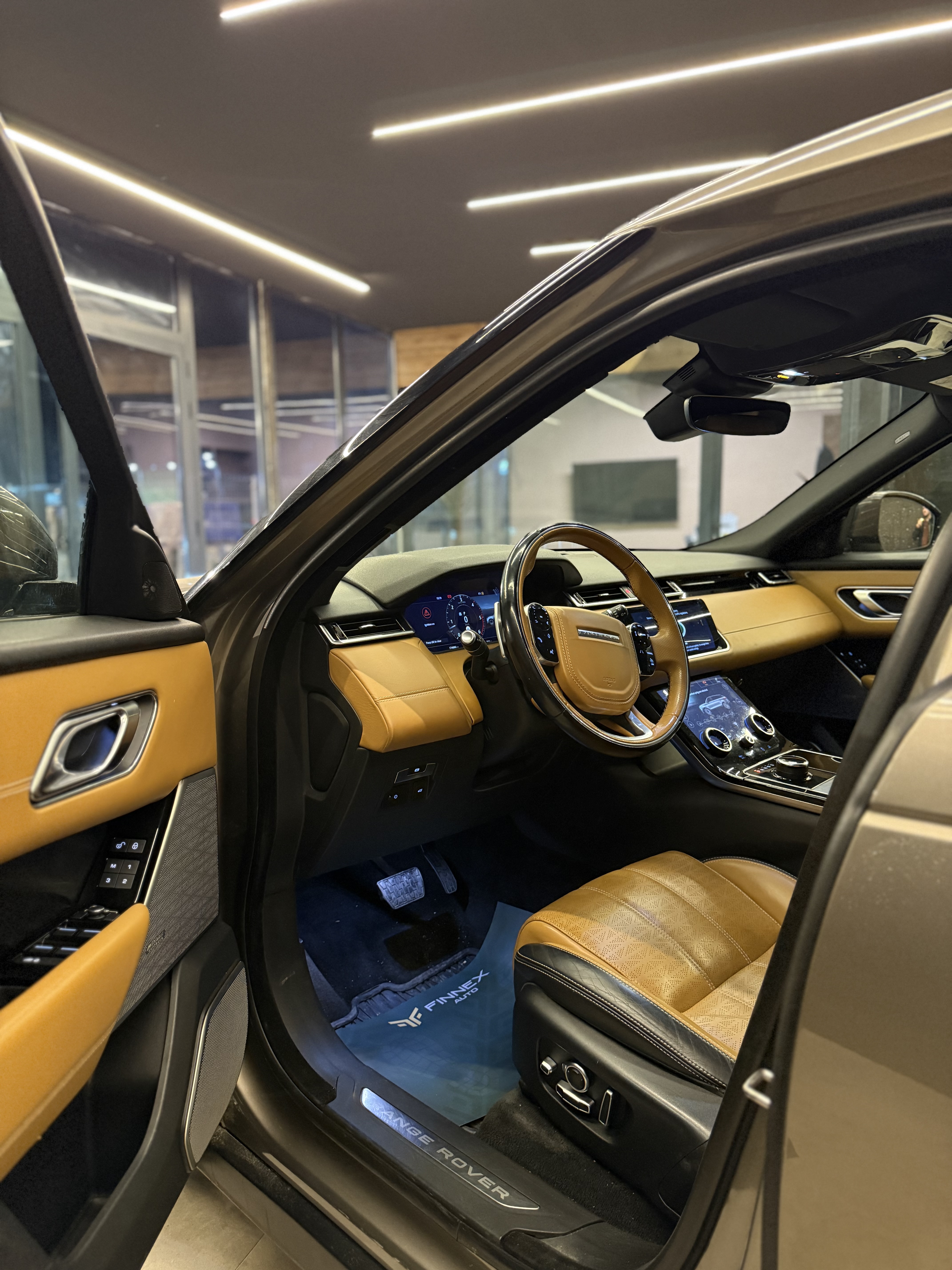 Range Rover Velar D300 VIN: 11111134333