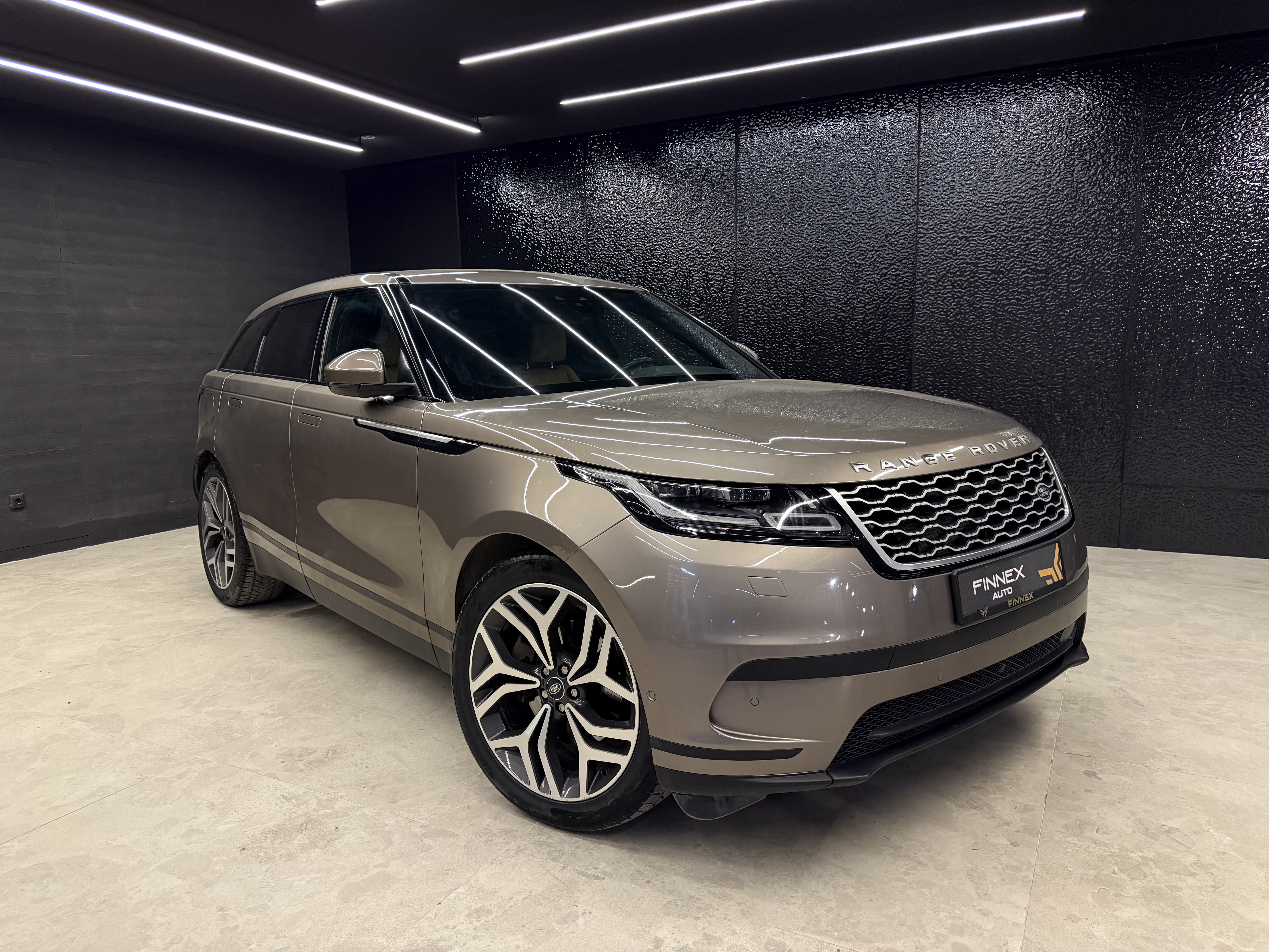 Range Rover Velar D300 VIN: 11111134333