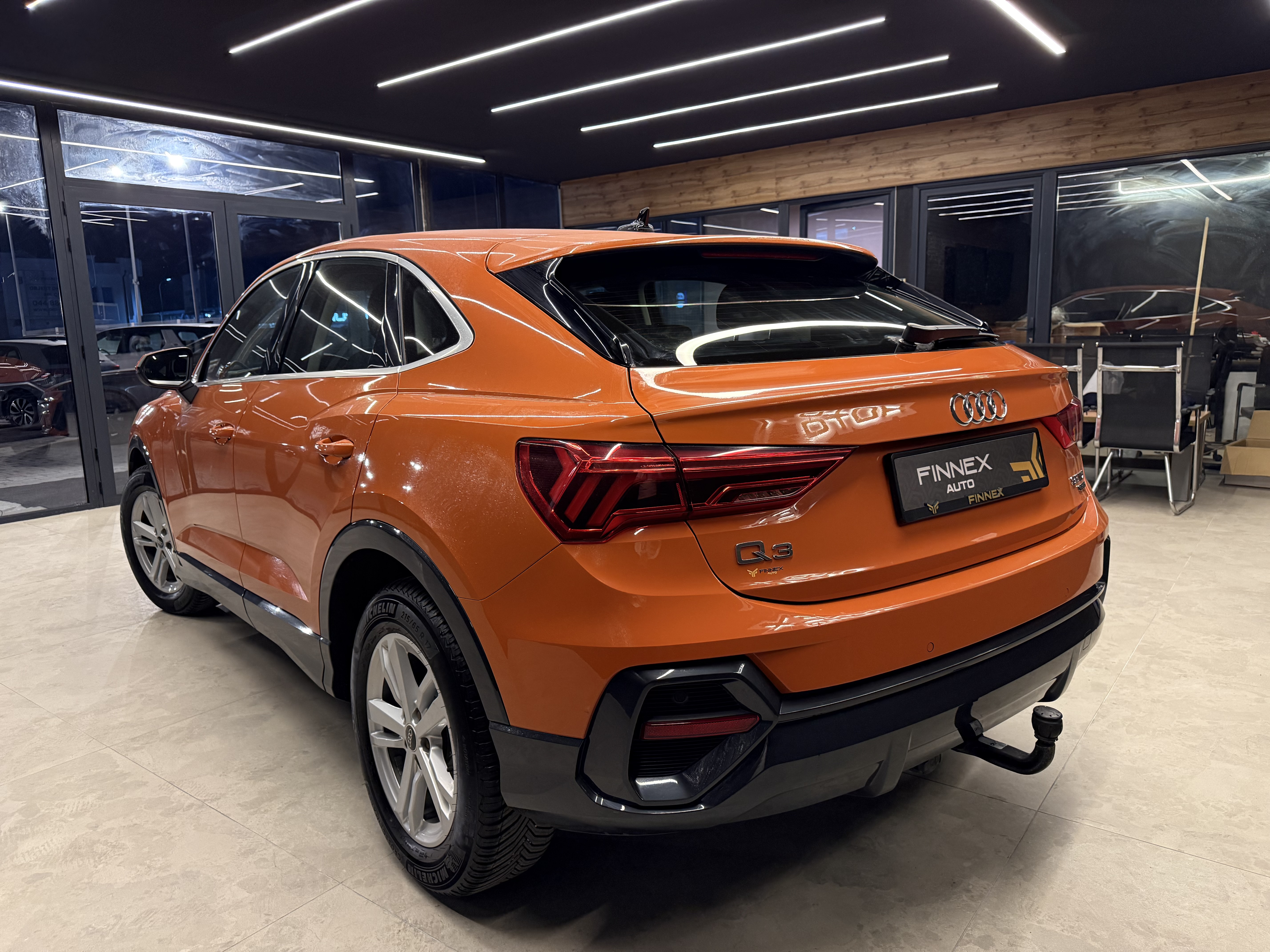 Audi Q3 sportback VIN: //